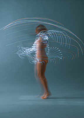 » #3/9 « / Light Dance / Blog post by <a href="https://strkng.com/en/photographer/maria+frodl/">Photographer Maria Frodl</a> / 2020-01-17 18:26