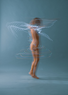 » #7/9 « / Light Dance / Blog post by <a href="https://strkng.com/en/photographer/maria+frodl/">Photographer Maria Frodl</a> / 2020-01-17 18:26