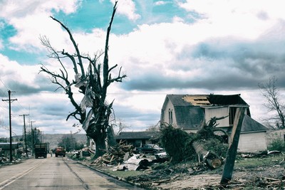 » #3/9 « / Hit by Tornado / Blog post by <a href="https://strkng.com/en/photographer/kerstin+niem%C3%B6ller/">Photographer Kerstin Niemöller</a> / 2018-04-11 09:54
