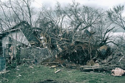» #7/9 « / Hit by Tornado / Blog post by <a href="https://strkng.com/en/photographer/kerstin+niem%C3%B6ller/">Photographer Kerstin Niemöller</a> / 2018-04-11 09:54