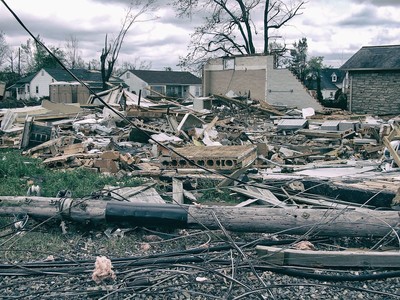 » #8/9 « / Hit by Tornado / Blog post by <a href="https://strkng.com/en/photographer/kerstin+niem%C3%B6ller/">Photographer Kerstin Niemöller</a> / 2018-04-11 09:54