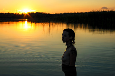 up & down II / Nude / sundown,lake,water,astimegoesby,portrait,woman,young,nude,bust,summer,evening