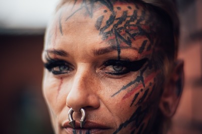 Fanny / Portrait / portraitphotography,portrait,blackworktattoo,tattoo,tattooedgirl,inkedgirl,inked,pierced,iro,face,availablelight,inkedbody
