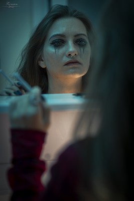 » #5/9 « / Model Alexandra Moldovan / Blog post by <a href="https://strkng.com/en/photographer/zouan+kourtis/">Photographer Zouan Kourtis</a> / 2022-03-02 16:17