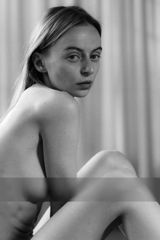 Nude  photography by Model Kaya ★32 | STRKNG
