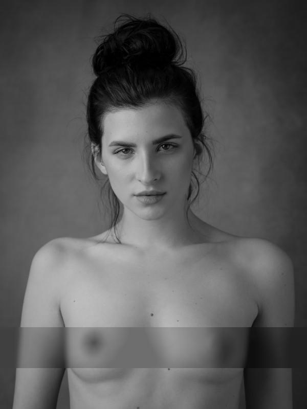 L.ada / Portrait  photography by Photographer davalPHOTO ★1 | STRKNG