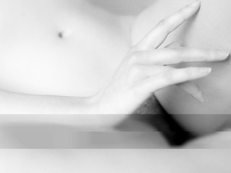 La mano che sfiora la coscia... / Nude  photography by Photographer Acqua&amp;Sapone ★12 | STRKNG