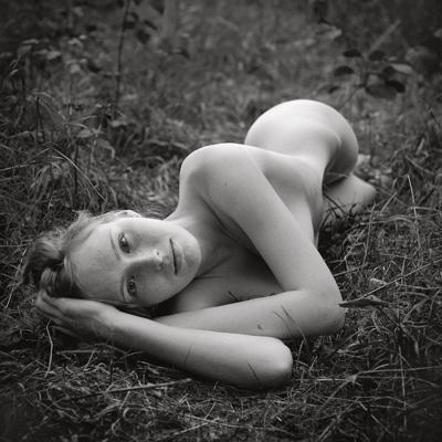 Curved / Nude  photography by Model Marie ★80 | STRKNG