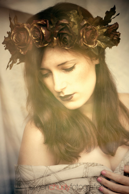 rose red / Fashion / Beauty  photography by Model Lusciniola ★1 | STRKNG