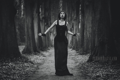 My Lost Lenore / Black and White  photography by Model Triz Täss ★38 | STRKNG