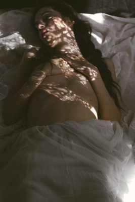 Room 00 / Portrait  photography by Photographer Vivienne B ★32 | STRKNG