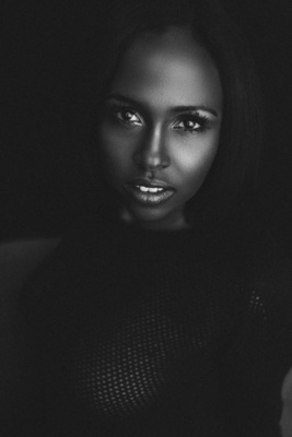 Emi / People  photography by Photographer marcus nitschke ★4 | STRKNG