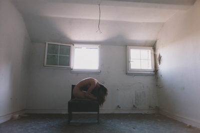 Room / Nude  photography by Model Vivien ★61 | STRKNG