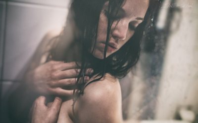 Wash away... / Portrait  photography by Model Dawina ★10 | STRKNG