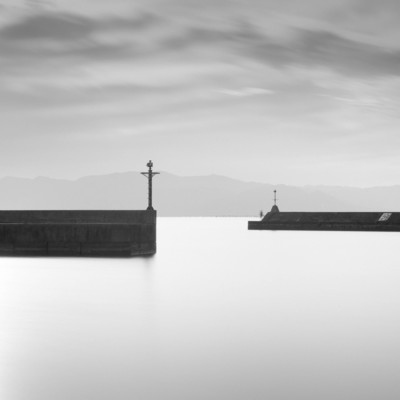 Guided Walls / Black and White  photography by Photographer Thomas Leong ★1 | STRKNG