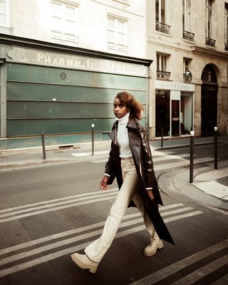 Emmanuelle in Paris / Portrait  Fotografie von Fotograf kayserlich ★6 | STRKNG