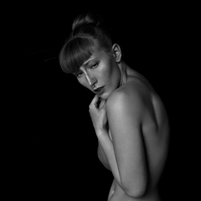 hurt - Selfportrait / Mood  photography by Model BEA AMBER ★26 | STRKNG
