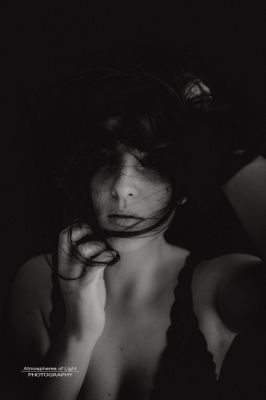 she / Portrait  photography by Photographer Atmospheres of Light ★2 | STRKNG