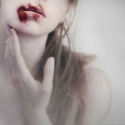 Happiness Bites / Conceptual  photography by Photographer Philomena Famulok ★47 | STRKNG