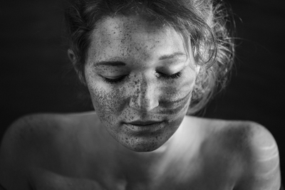 moonshadow / Mood  photography by Photographer Jenny Theobald ★5 | STRKNG