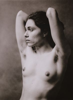 Manya I 2022 / Nude  photography by Photographer Axel Schneegass ★43 | STRKNG