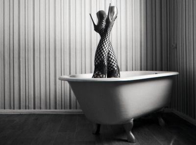 Sabine / Black and White  photography by Photographer Dirk Ortmann ★2 | STRKNG