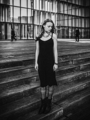 Justine Maegi / Portrait  photography by Photographer Julien Jegat ★23 | STRKNG