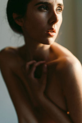 Sun kissed / Portrait  photography by Model katrinines.de ★10 | STRKNG