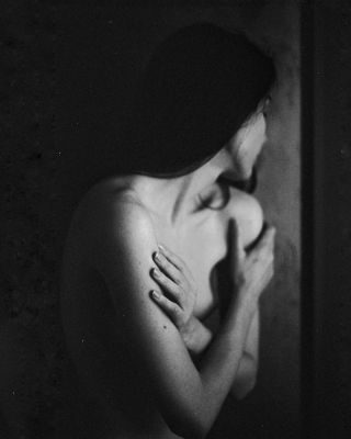 Playing hotter colder / Black and White  photography by Photographer melloncollie ★11 | STRKNG