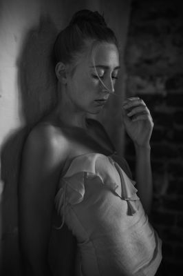 Luise / Black and White  photography by Photographer Olaf Korbanek ★26 | STRKNG