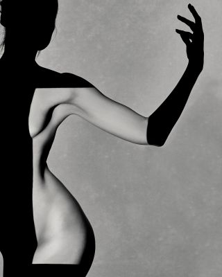 Arden, Glove in Silhouette / Nude  Fotografie von Fotograf Nicholas Freeman ★9 | STRKNG