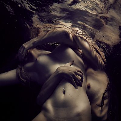 Aqua Ingravitas 4 / Nude  photography by Photographer Jose G Cano ★10 | STRKNG