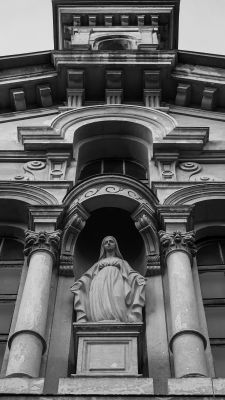 Statue inside psychiatric hospital courtyard / Architecture  photography by Photographer Andrii Fesenko | STRKNG
