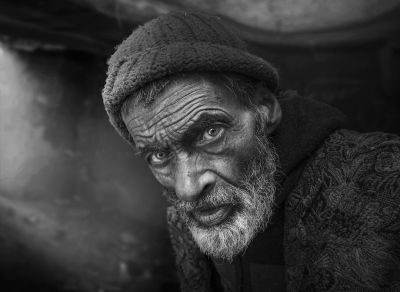 Stranger / Portrait  photography by Photographer Mehdi Zavvar ★1 | STRKNG