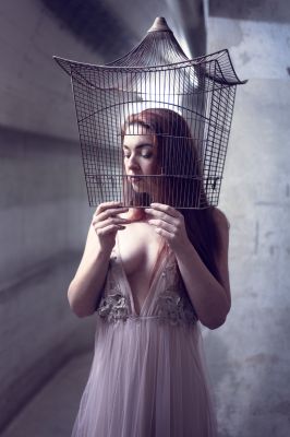 Cage / Portrait  photography by Photographer H.Anthes | STRKNG