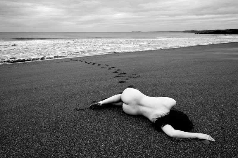 Black sand nude - &copy; Mike Brown | Nude