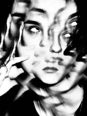 Alice in Wonderland / Black and White  photography by Photographer Liana Lucci | STRKNG