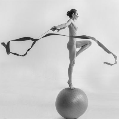 Balance / Nude  photography by Photographer Yauhen Yerchak ★2 | STRKNG
