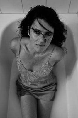 Bath / Portrait  photography by Model Andrea ★2 | STRKNG