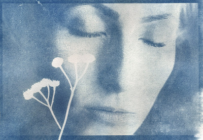 » #5/8 « / cyanotype / Blog post by <a href="https://martinagrabinsky.strkng.com/en/">Photographer Martina Grabinsky</a> / 2022-01-16 11:06