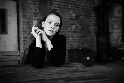 » #3/6 « / B R I C K S / Blog-Beitrag von <a href="https://strkng.com/de/fotograf/carpe+lucem/">Fotograf Carpe Lucem</a> / 06.11.2021 14:02 / Portrait