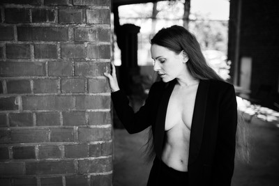 » #6/6 « / B R I C K S / Blog post by <a href="https://strkng.com/en/photographer/carpe+lucem/">Photographer Carpe Lucem</a> / 2021-11-06 14:02 / Menschen