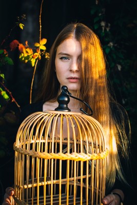 » #5/8 « / No birds in the sky / Blog-Beitrag von <a href="https://strkng.com/de/fotograf/i%C3%B1aki+folgado/">Fotograf Iñaki Folgado</a> / 06.11.2020 20:11 / Portrait