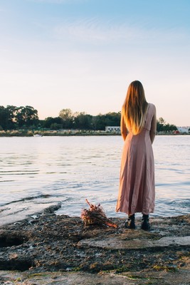 » #7/8 « / No birds in the sky / Blog post by <a href="https://strkng.com/en/photographer/i%C3%B1aki+folgado/">Photographer Iñaki Folgado</a> / 2020-11-06 20:11 / Portrait