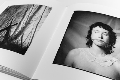 » #4/8 « / my new book | mein neuer Bildband / Blog post by <a href="https://strkng.com/en/photographer/holger+nitschke/">Photographer Holger Nitschke</a> / 2023-05-21 09:14 / Portrait