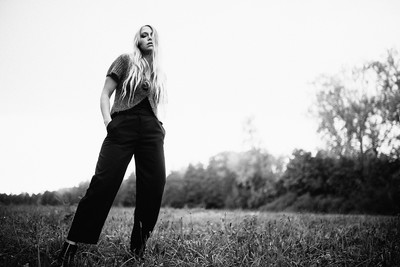 » #3/7 « / Leonie / Blog post by <a href="https://strkng.com/en/photographer/jens+wild/">Photographer Jens Wild</a> / 2020-11-13 12:19 / Mode / Beauty