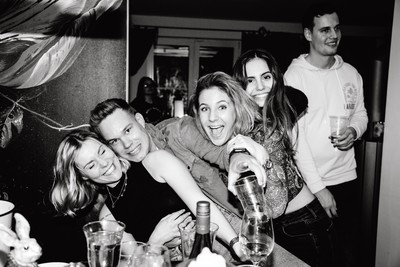 » #5/8 « / Home Party / Blog-Beitrag von <a href="https://strkng.com/de/fotograf/sven+hasper/">Fotograf Sven Hasper</a> / 01.03.2020 16:54