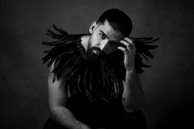 Anusch / Portrait / portrait,malemodel,beard,masculinity,feathers,feather,homestudio,indoor,bnw,monochrome,fineart