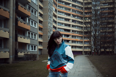 » #1/9 « / Big City Lights - Mimi / Blog post by <a href="https://strkng.com/en/photographer/maria+sch%C3%A4fer+photography/">Photographer Maria Schäfer Photography</a> / 2018-03-29 07:32