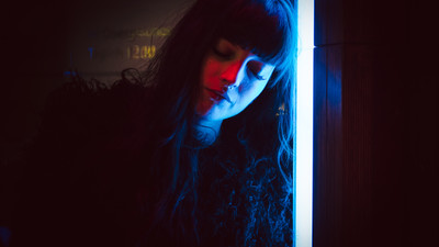 » #3/9 « / Big City Lights - Mimi / Blog post by <a href="https://strkng.com/en/photographer/maria+sch%C3%A4fer+photography/">Photographer Maria Schäfer Photography</a> / 2018-03-29 07:32